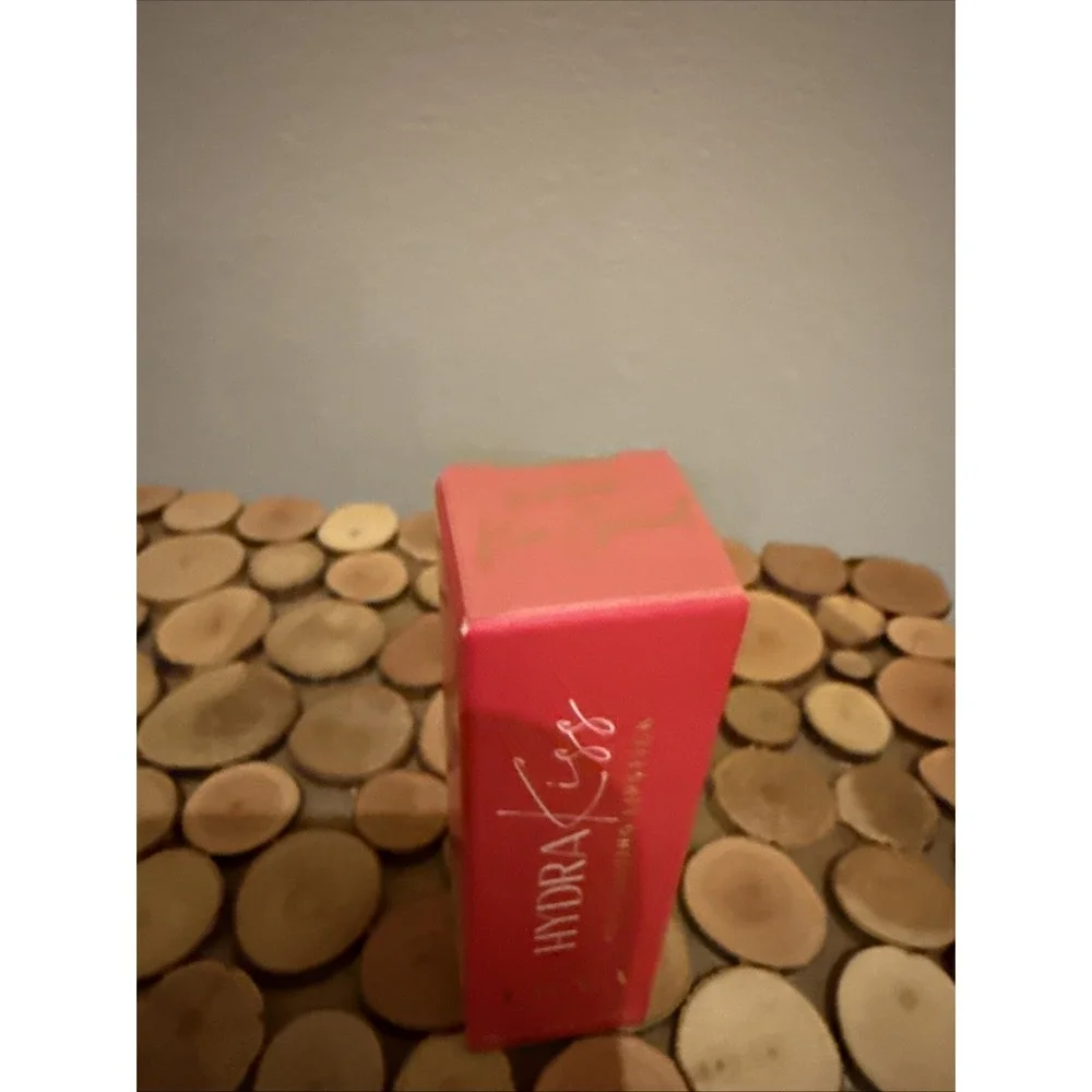 LWYA Hydra Kiss Moisturizing Lipstick by Kim Gravel ROSE‎ PETAL